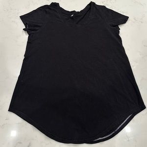 Women’s Lululemon Round Neck tee